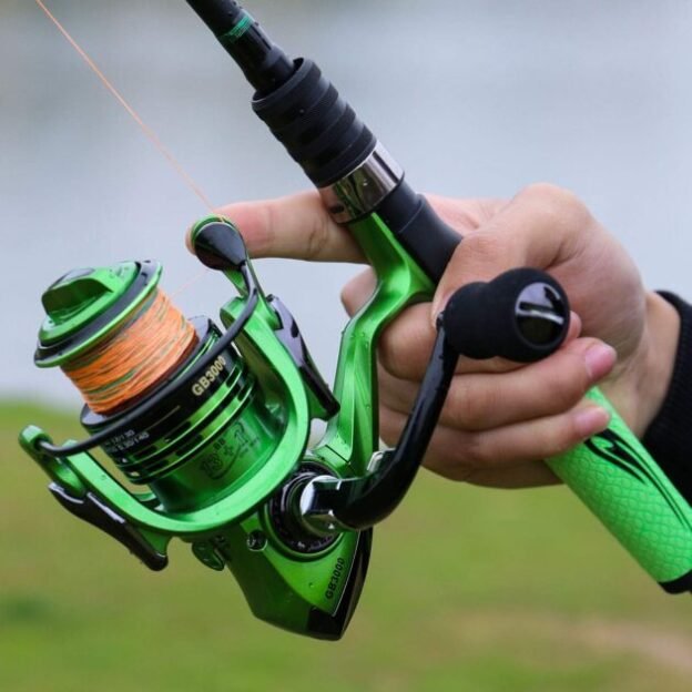 YONGZHI Fishing Reels,13+1BB Light Weight and Ultra Smooth Powerful Spinning Reels for Saltwater and Freshwater Fishing